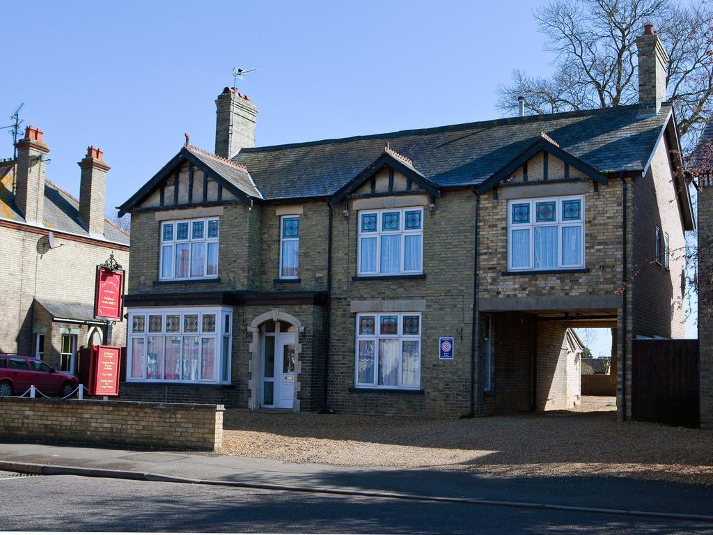 The Causeway Hotel March Exterior photo